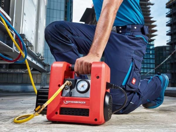 ROAIRVAC R32 3.0, 230V 2 kademeli vakum pompası